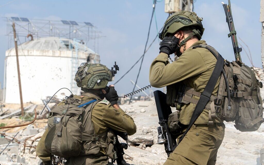 Israeli troops radio IDF photo